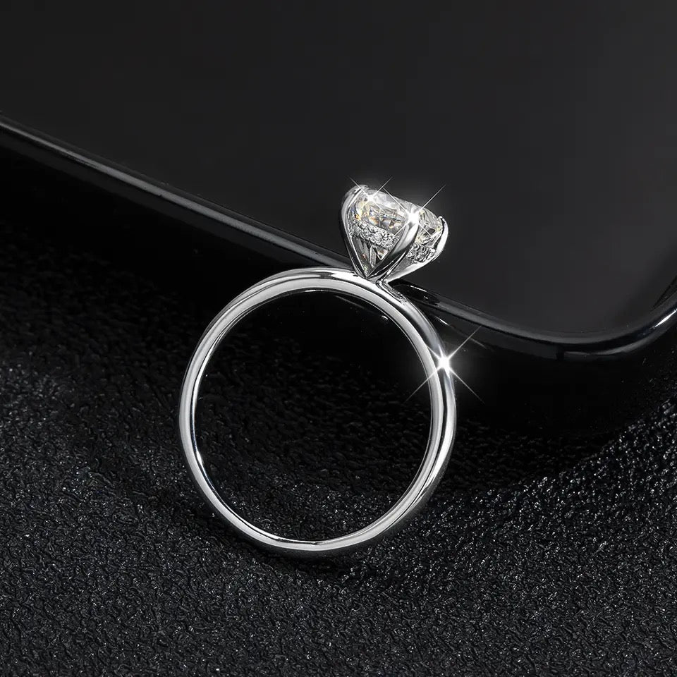 "The Exquisite" 2ct Oval Cut Moissanite Engagement Ring 925 Silver