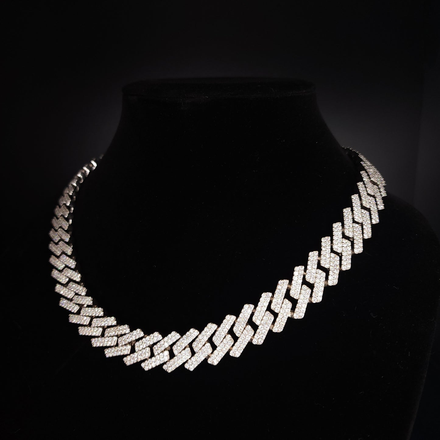 15mm Moissanite Cuban Link Silver Display