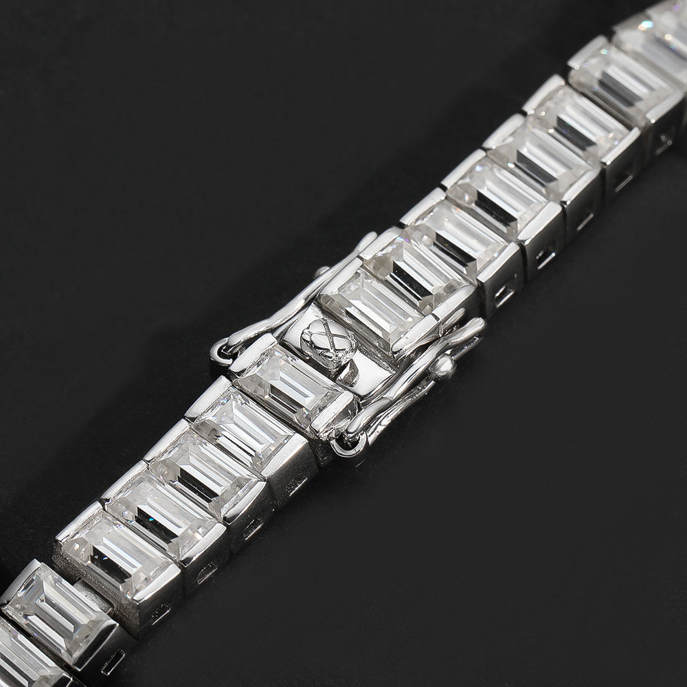 Moissanite Tennis Bracelet Emerald Close